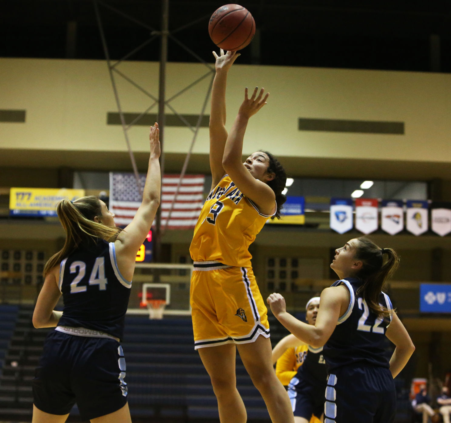 011222-qc-spt-augie women009.JPG